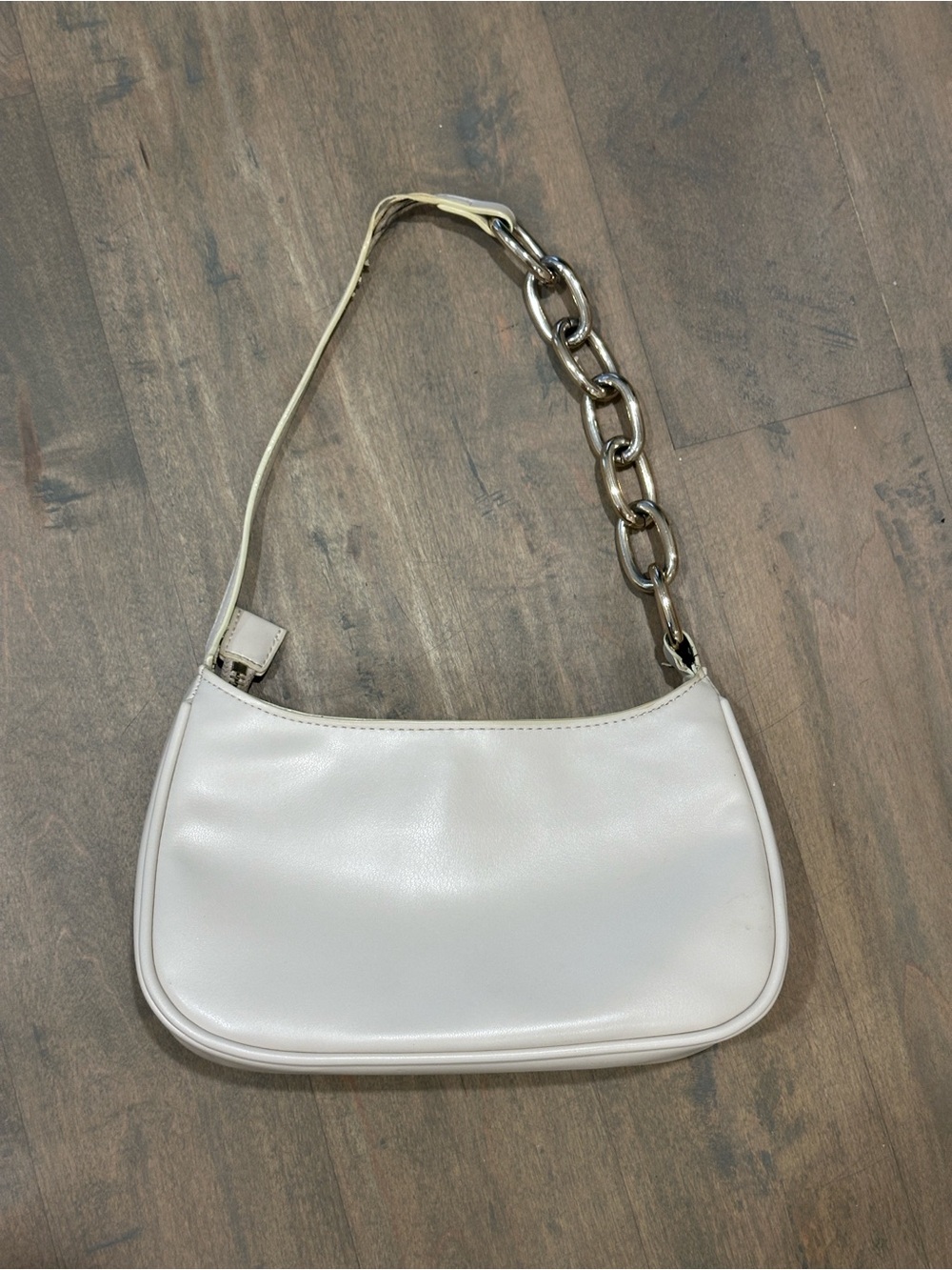 Minimal Cream Shoulder Bag Baguette Purse with Gold Chain Strap